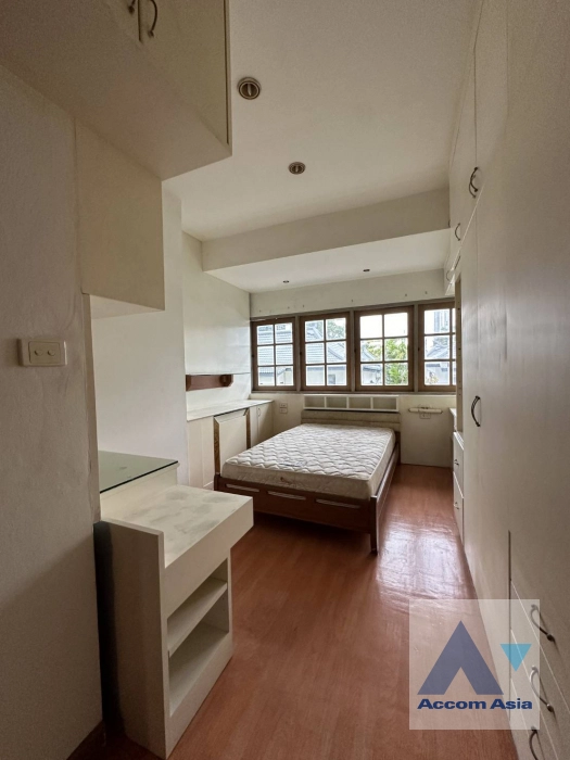 7  4 br Townhouse For Rent in Sukhumvit ,Bangkok BTS Thong Lo 13001642