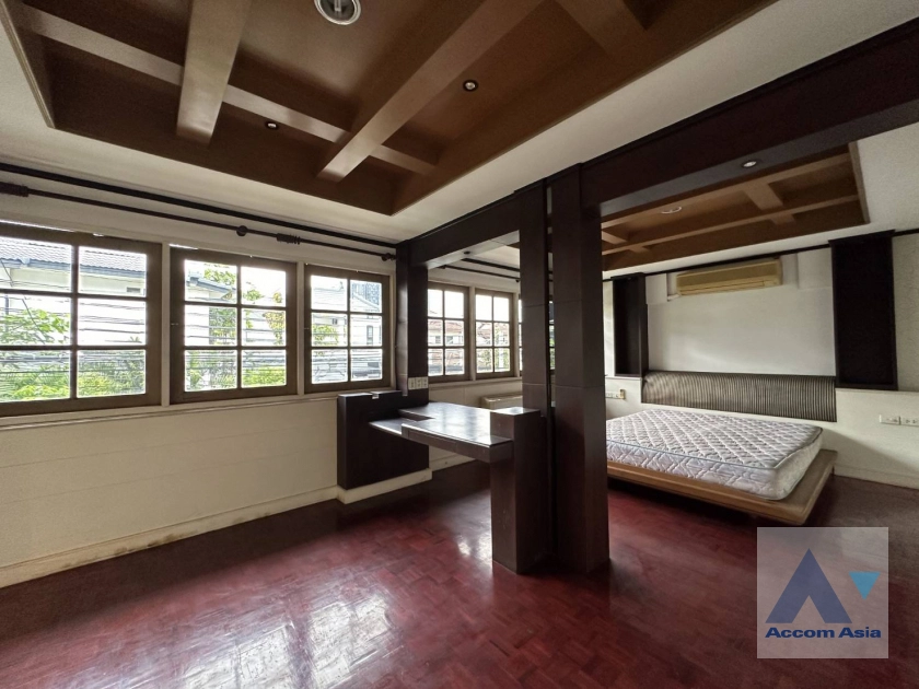 6  4 br Townhouse For Rent in Sukhumvit ,Bangkok BTS Thong Lo 13001642