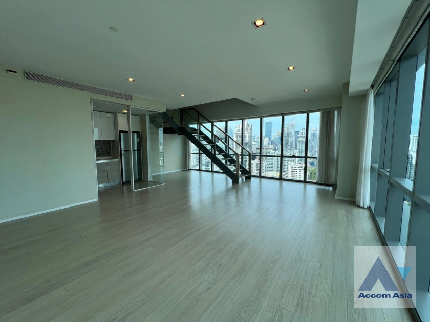 Duplex Condo |  2 Bedrooms  Condominium For Rent in Sukhumvit, Bangkok  near BTS Asok (13001650)