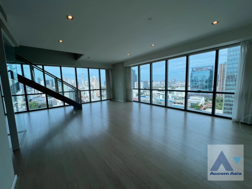 Duplex Condo |  2 Bedrooms  Condominium For Rent in Sukhumvit, Bangkok  near BTS Asok (13001650)