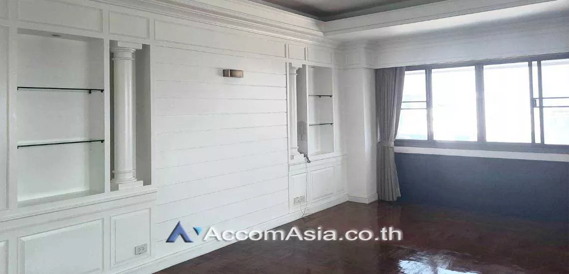  4 Bedrooms  Condominium For Rent in Sukhumvit, Bangkok  near BTS Nana (13001743)