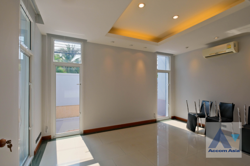 6  5 br House For Rent in Sukhumvit ,Bangkok BTS Phrom Phong 13001780