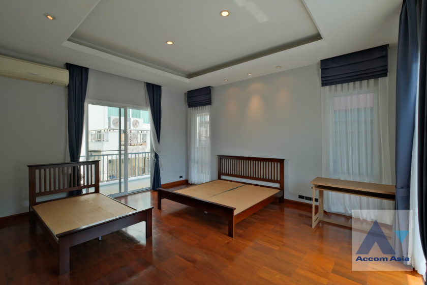 25  5 br House For Rent in Sukhumvit ,Bangkok BTS Phrom Phong 13001780