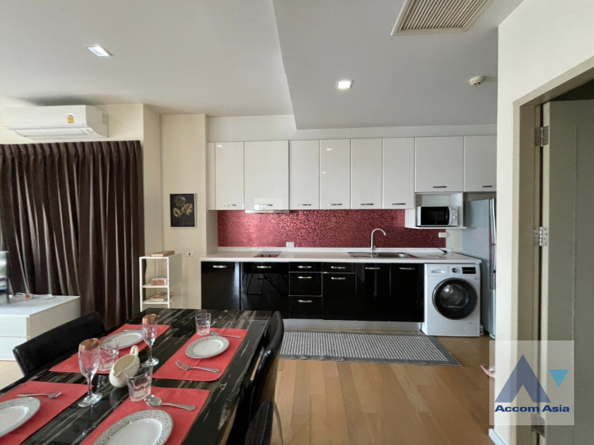 Corner Unit |  2 Bedrooms  Condominium For Rent & Sale in Sukhumvit, Bangkok  near BTS Ekkamai (13001827)