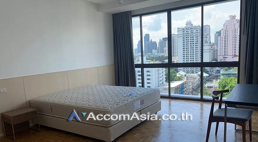  3 Bedrooms  Apartment For Rent in Sukhumvit, Bangkok  near BTS Phrom Phong (13001858)