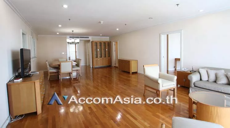  3 Bedrooms  Apartment For Rent in Sukhumvit, Bangkok  near BTS Phrom Phong (13001860)