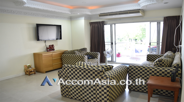  3 Bedrooms  Condominium For Rent in Charoen Nakhon, Bangkok  near BTS Krung Thon Buri (13001908)