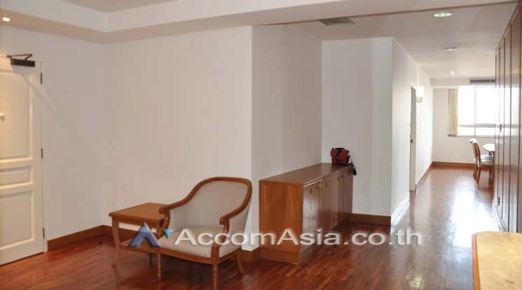 Pet friendly |  3 Bedrooms  Apartment For Rent in Sukhumvit, Bangkok  near BTS Phrom Phong (13001911)