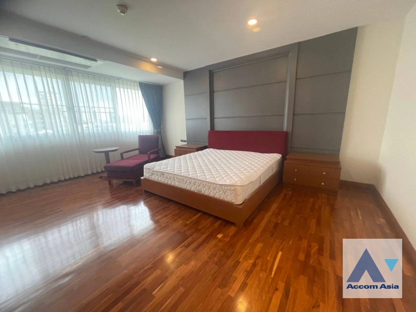 10  2 br Apartment For Rent in Sukhumvit ,Bangkok BTS Nana at Fully Furnished Suites 13001950