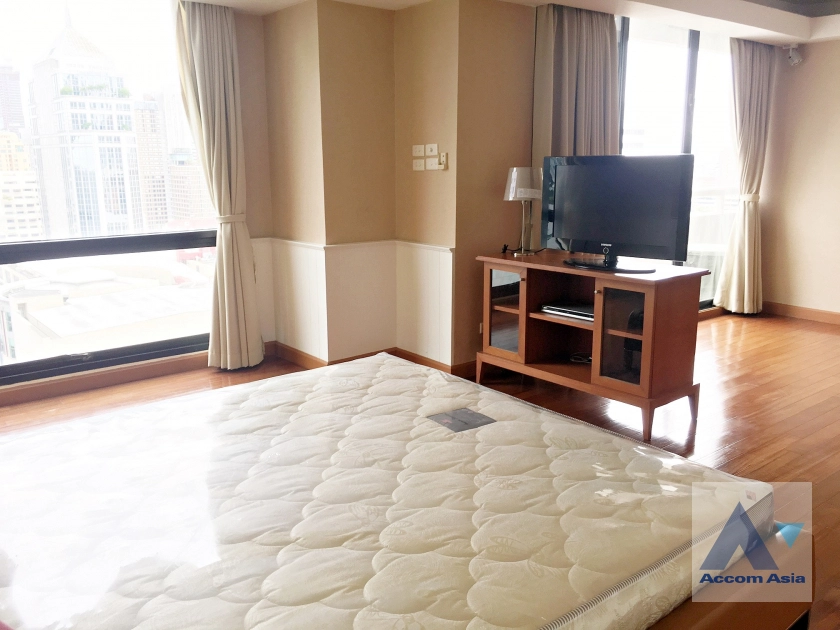 10  4 br Condominium For Rent in Ploenchit ,Bangkok BTS Chitlom at Somkid Gardens 13001994