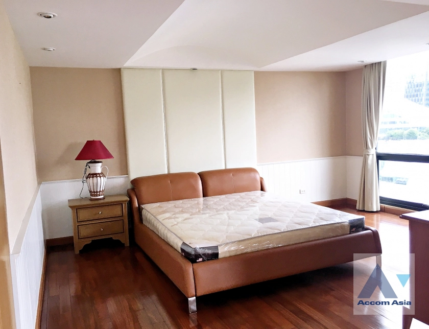 8  4 br Condominium For Rent in Ploenchit ,Bangkok BTS Chitlom at Somkid Gardens 13001994