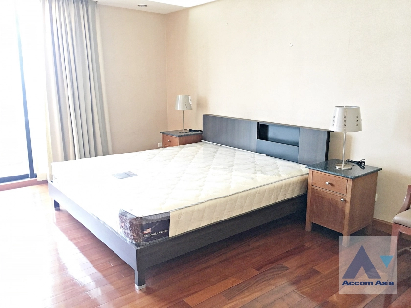 11  4 br Condominium For Rent in Ploenchit ,Bangkok BTS Chitlom at Somkid Gardens 13001994