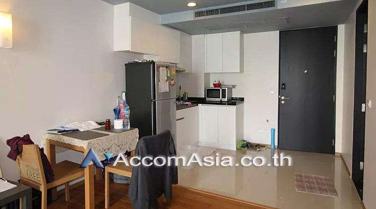  1 Bedroom  Condominium For Rent & Sale in Ploenchit, Bangkok  near BTS Ploenchit (13002015)