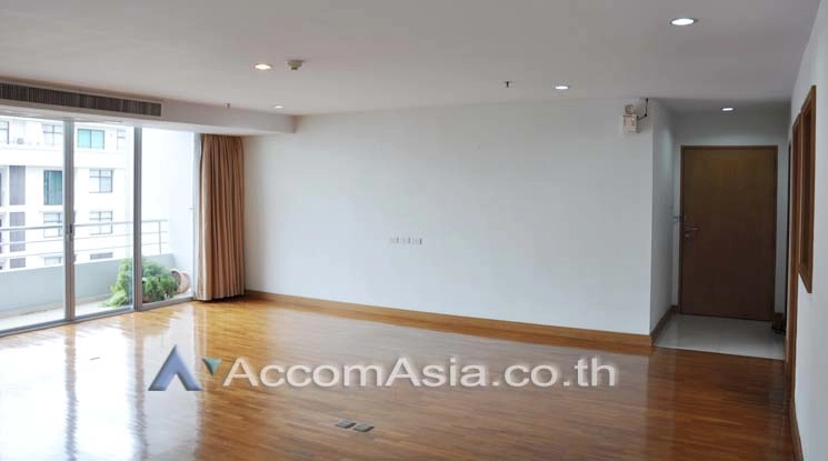  3 Bedrooms  Apartment For Rent in Sukhumvit, Bangkok  near BTS Phrom Phong (13002067)