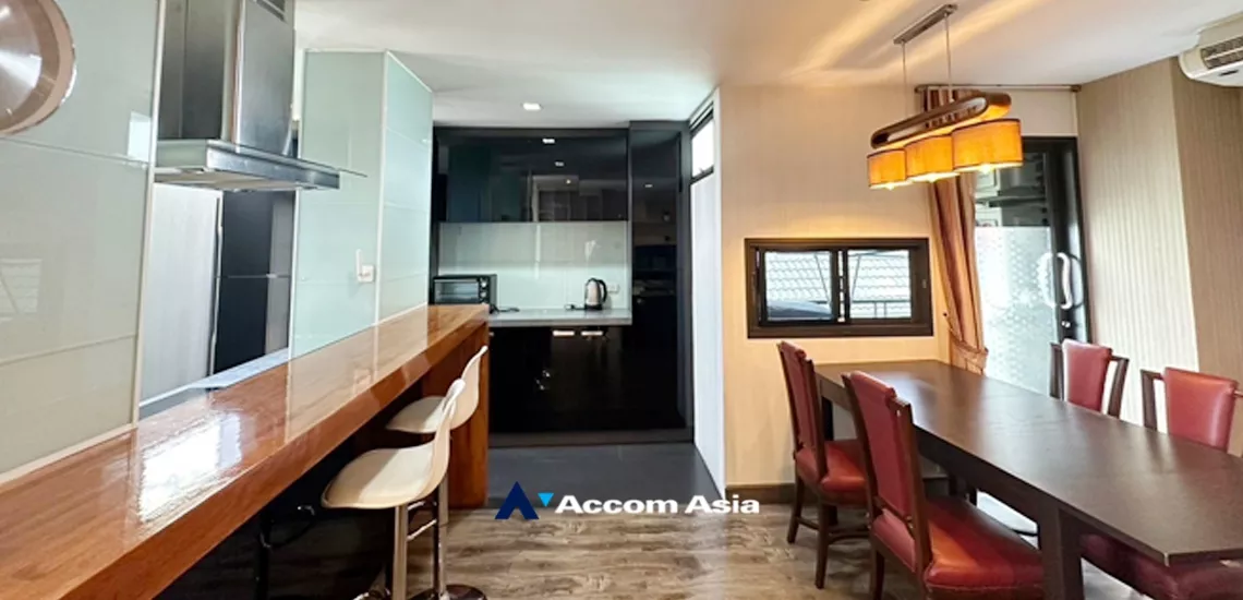  2 Bedrooms  Condominium For Rent in Sukhumvit, Bangkok  near BTS Thong Lo (13002087)