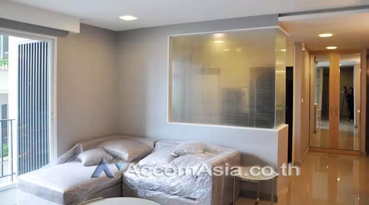  2 Bedrooms  Apartment For Rent in Sukhumvit, Bangkok  near BTS Ekkamai (13002105)