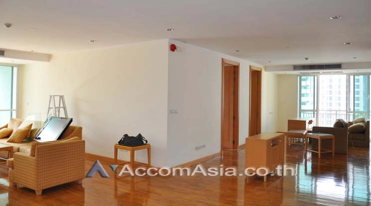 Pet friendly |  3 Bedrooms  Apartment For Rent in Sukhumvit, Bangkok  near BTS Phrom Phong (13002148)