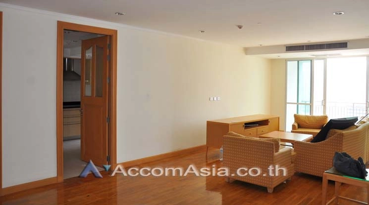 Pet friendly |  3 Bedrooms  Apartment For Rent in Sukhumvit, Bangkok  near BTS Phrom Phong (13002148)