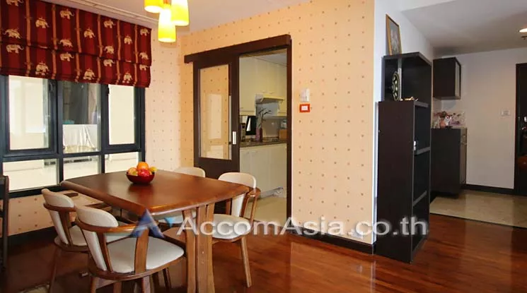  2 Bedrooms  Condominium For Rent in Sathorn, Bangkok  near BTS Chong Nonsi - MRT Lumphini (13002268)