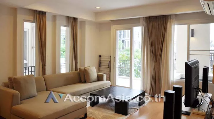  2 Bedrooms  Apartment For Rent in Sukhumvit, Bangkok  near BTS Phrom Phong (13002304)