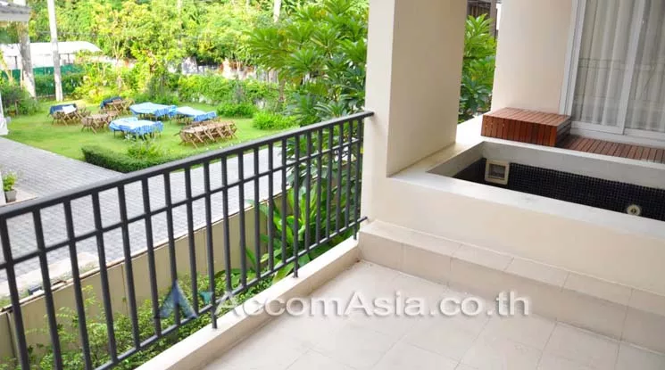  2 Bedrooms  Apartment For Rent in Sukhumvit, Bangkok  near BTS Phrom Phong (13002304)