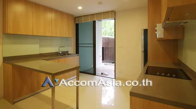  2 Bedrooms  Apartment For Rent in Sukhumvit, Bangkok  near BTS Phrom Phong (13002315)