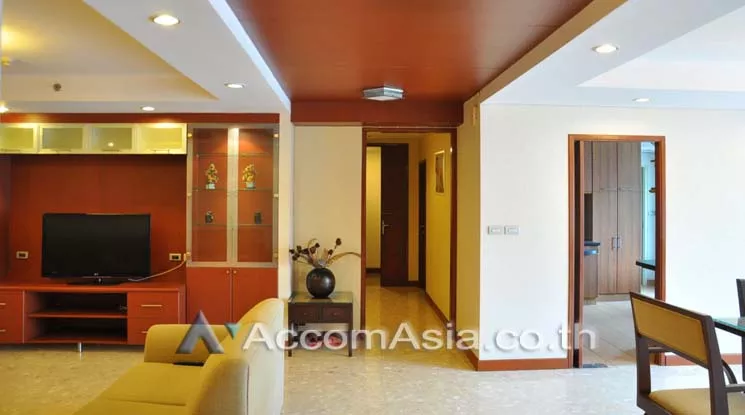 Pet friendly |  3 Bedrooms  Apartment For Rent in Sukhumvit, Bangkok  near BTS  (13002349)