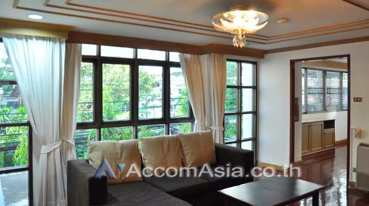 Pet friendly |  3 Bedrooms  Apartment For Rent in Sukhumvit, Bangkok  near BTS Phrom Phong (13002352)