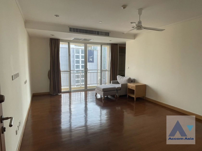 Pet friendly |  3 Bedrooms  Apartment For Rent in Sukhumvit, Bangkok  near BTS Phrom Phong (13002354)