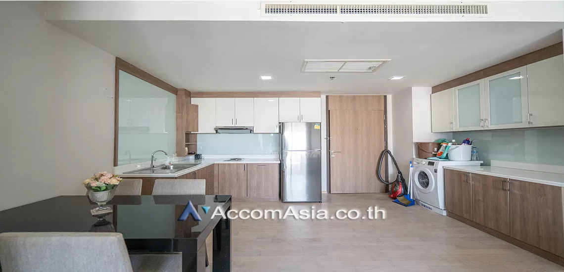  2 Bedrooms  Condominium For Rent in Sukhumvit, Bangkok  near BTS Thong Lo (13002357)