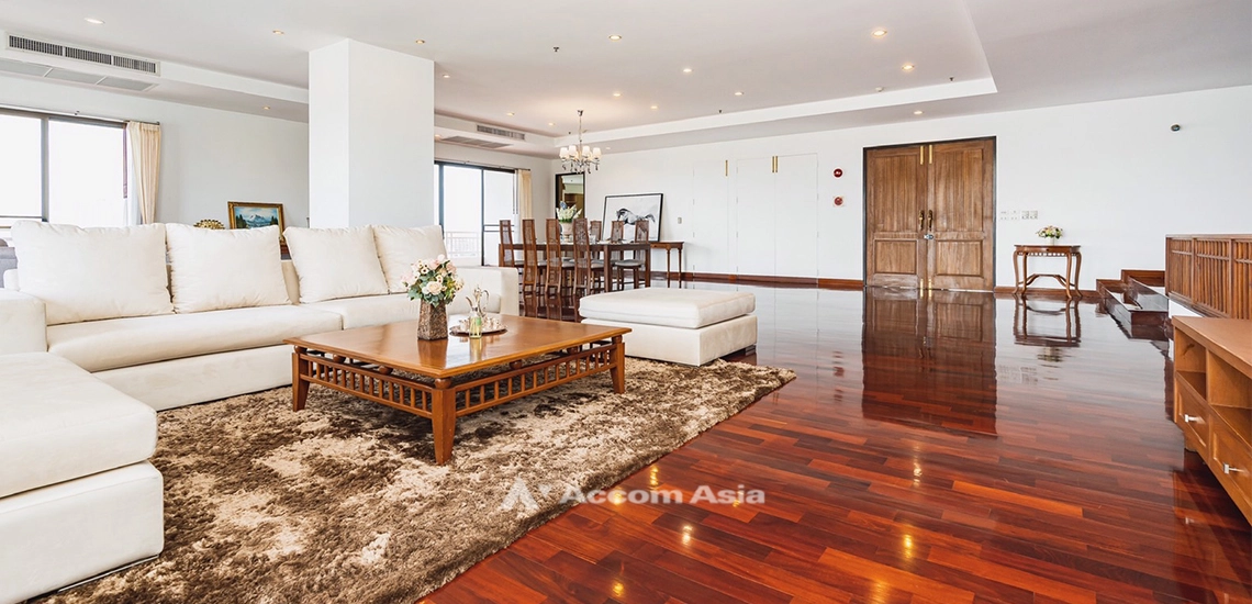  4 Bedrooms  Apartment For Rent in Sathorn, Bangkok  near BRT Thanon Chan (1001103)
