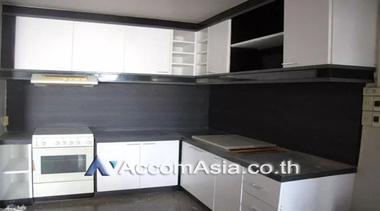  2 Bedrooms  Condominium For Rent in Sukhumvit, Bangkok  near BTS Nana (13002506)