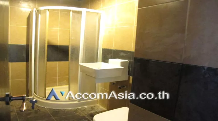  2 Bedrooms  Condominium For Rent in Sukhumvit, Bangkok  near BTS Nana (13002506)