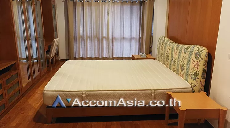  1 Bedroom  Condominium For Rent in Sathorn, Bangkok  near MRT Lumphini (13002546)