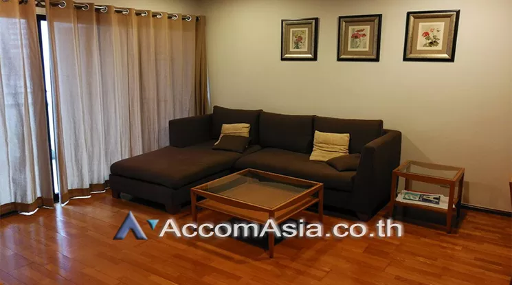  1 Bedroom  Condominium For Rent in Sathorn, Bangkok  near MRT Lumphini (13002546)