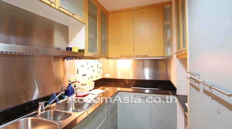  2 Bedrooms  Condominium For Rent in Sathorn, Bangkok  near BTS Chong Nonsi - MRT Khlong Toei (13002597)