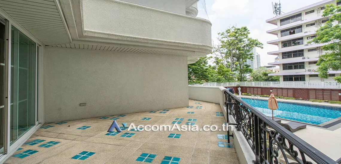  2 Bedrooms  Apartment For Rent in Sukhumvit, Bangkok  near BTS Phrom Phong (10245)