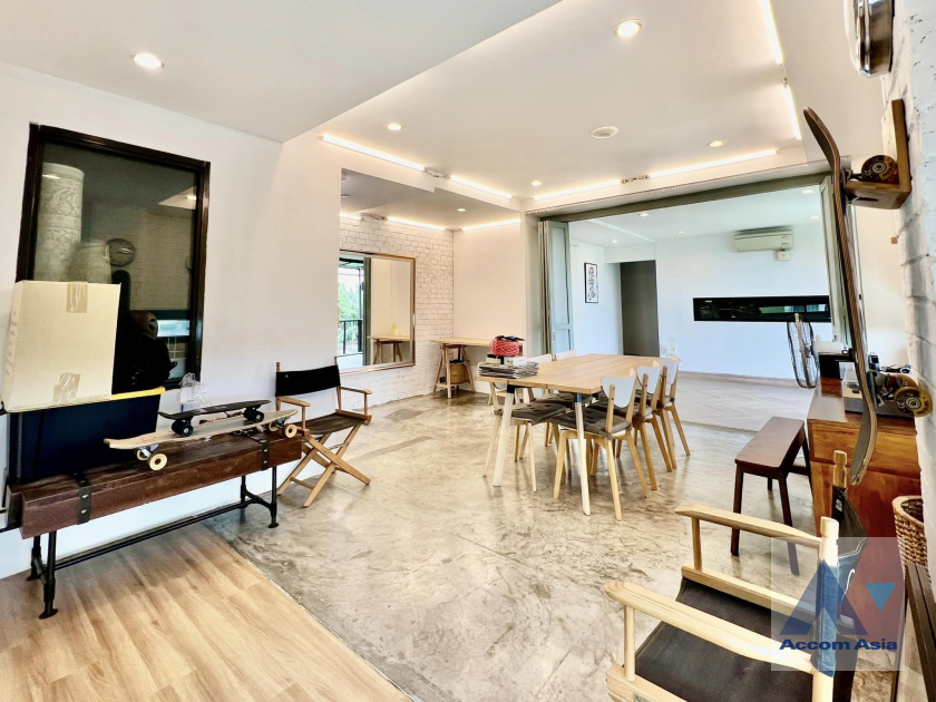 8  2 br Townhouse for rent and sale in sukhumvit ,Bangkok BTS On Nut 13002680