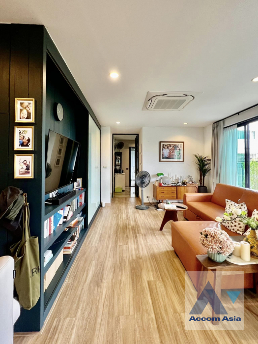 Home Office |  2 Bedrooms  Townhouse For Rent & Sale in Sukhumvit, Bangkok  near BTS On Nut (13002680)