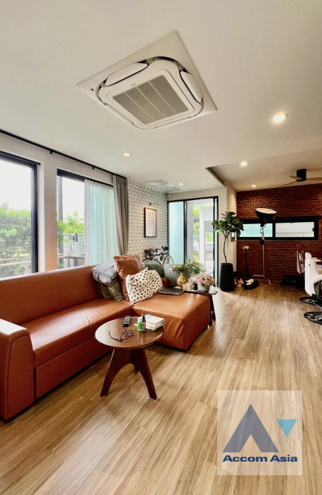 5  2 br Townhouse for rent and sale in sukhumvit ,Bangkok BTS On Nut 13002680