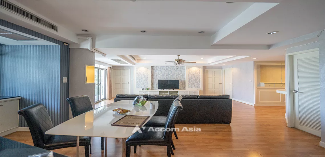  3 Bedrooms  Condominium For Rent in Sukhumvit, Bangkok  near BTS Phrom Phong (AA10100)