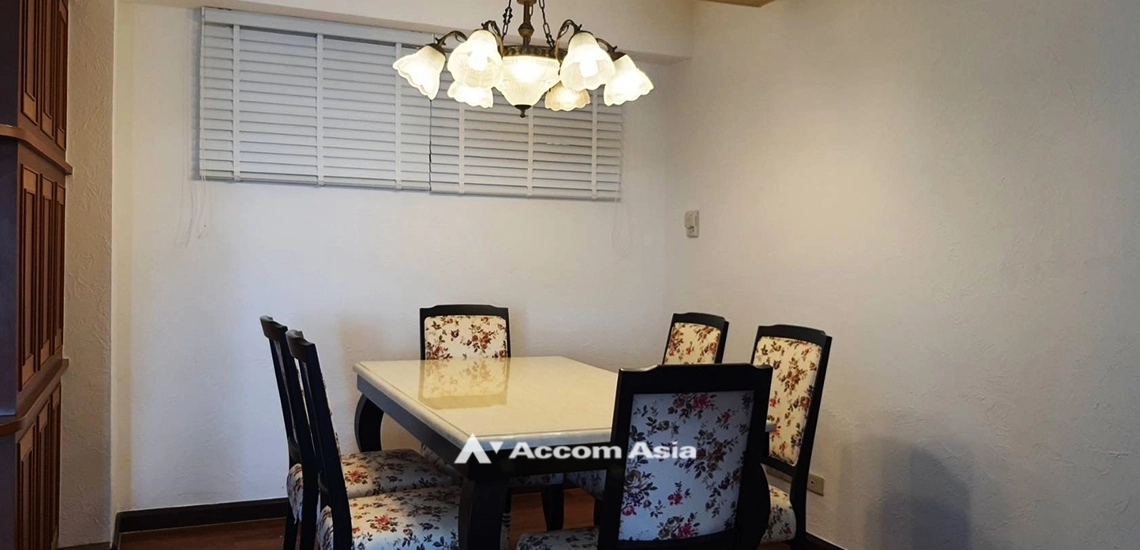  3 Bedrooms  Condominium For Rent in Sukhumvit, Bangkok  near BTS Phrom Phong (AA10198)