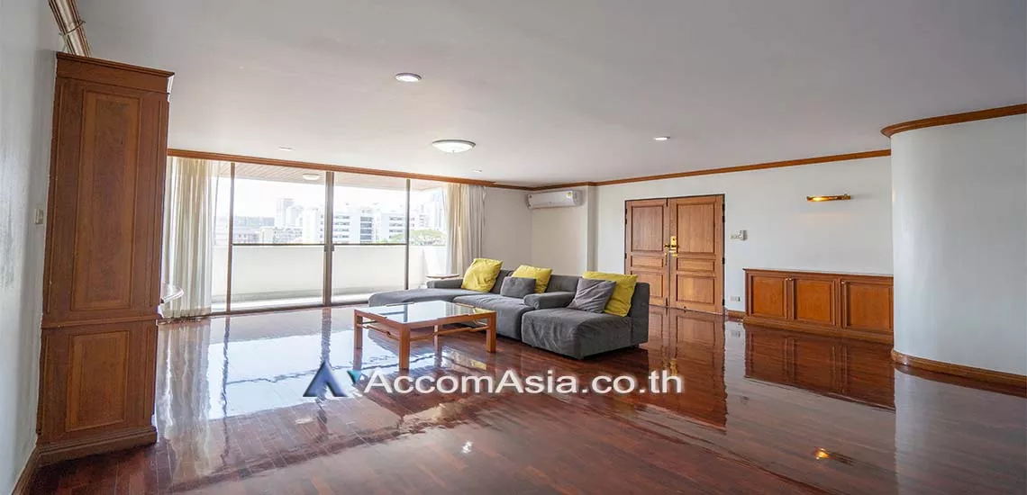  3 Bedrooms  Apartment For Rent in Sukhumvit, Bangkok  near BTS Thong Lo (AA10263)