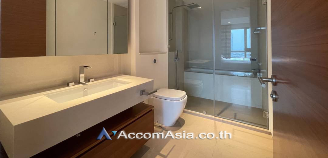  2 Bedrooms  Condominium For Rent & Sale in Charoennakorn, Bangkok  near BTS Krung Thon Buri (AA10300)