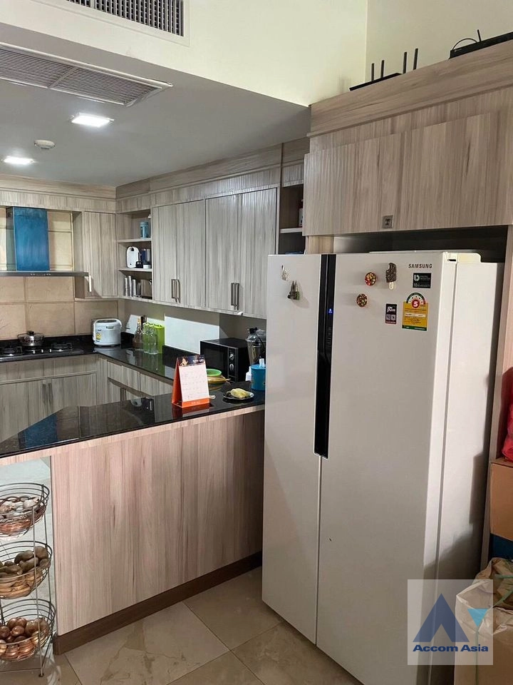 Pet friendly |  2 Bedrooms  Condominium For Sale in Sukhumvit, Bangkok  near BTS Phrom Phong (AA10401)