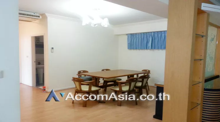  3 Bedrooms  Condominium For Rent in Sukhumvit, Bangkok  near BTS Phrom Phong (AA10415)