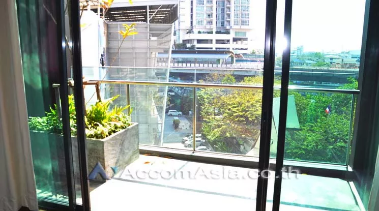  1 Bedroom  Apartment For Rent in Sukhumvit, Bangkok  near BTS Ekkamai (AA10473)