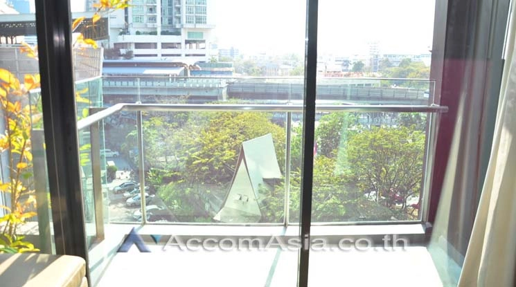  Studio  Apartment For Rent in Sukhumvit, Bangkok  near BTS Ekkamai (AA10475)