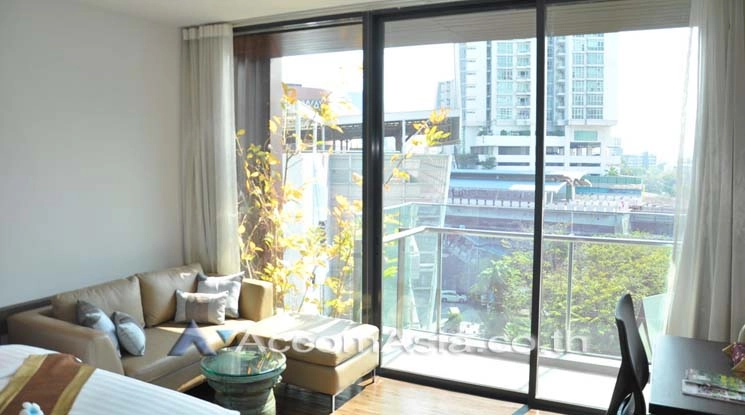  Studio  Apartment For Rent in Sukhumvit, Bangkok  near BTS Ekkamai (AA10475)