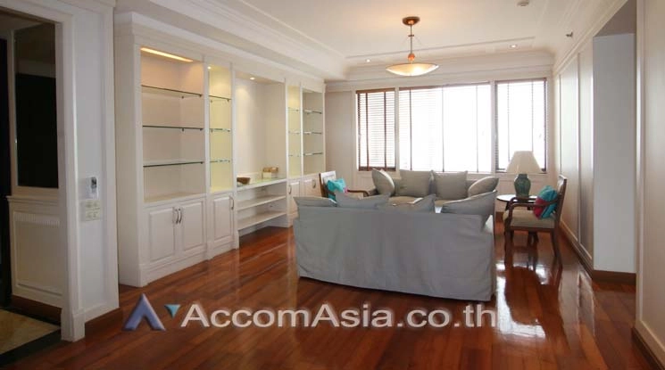  3 Bedrooms  Condominium For Rent & Sale in Sathorn, Bangkok  near BTS Chong Nonsi - MRT Lumphini (2003803)